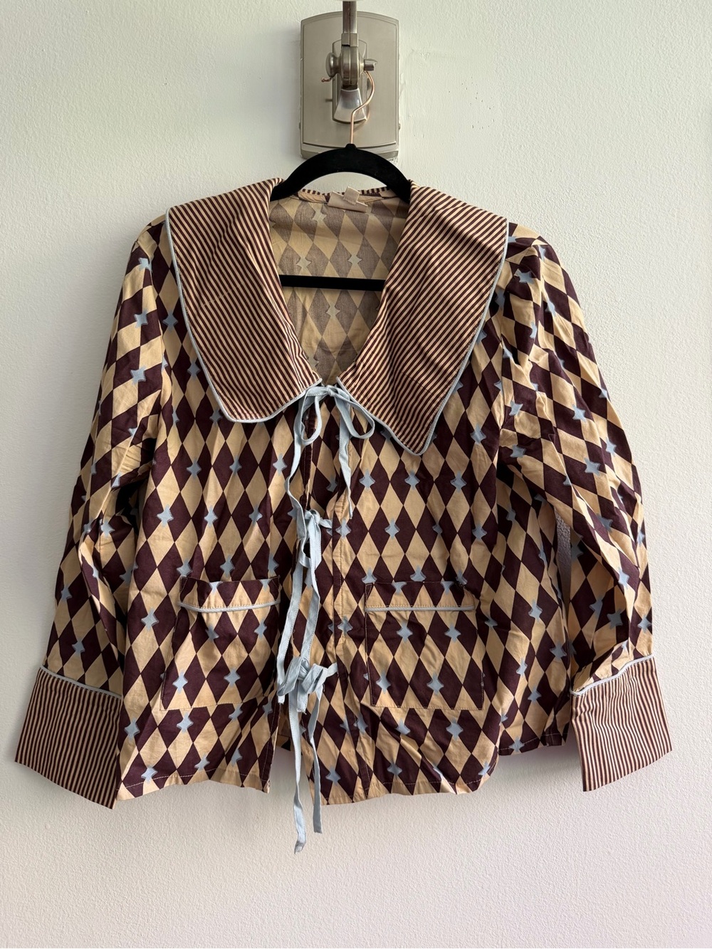 Diamond-Print Sailor Collar Blouse in Brown & Cream